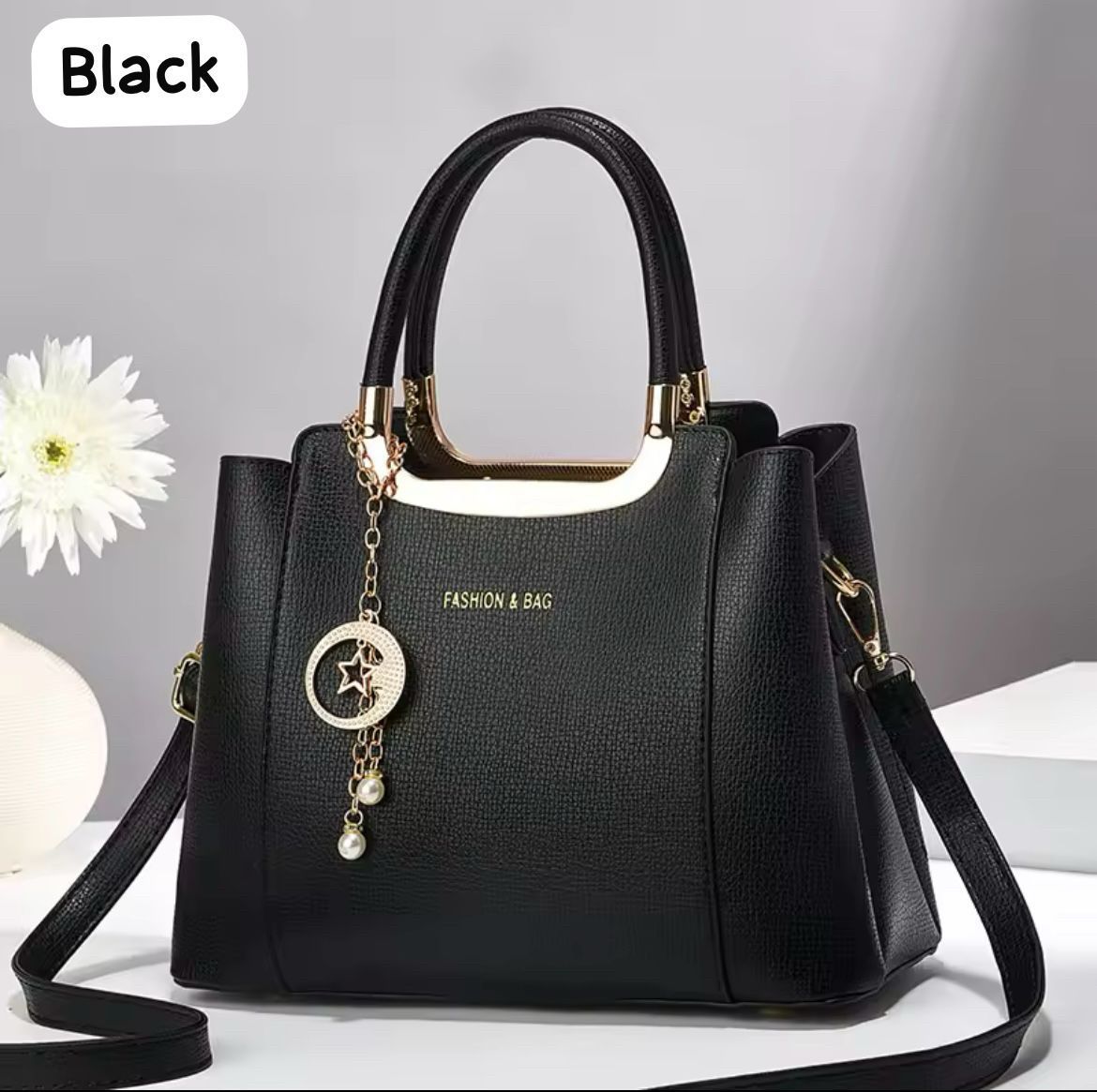 Cynthetic leather bag with keychain